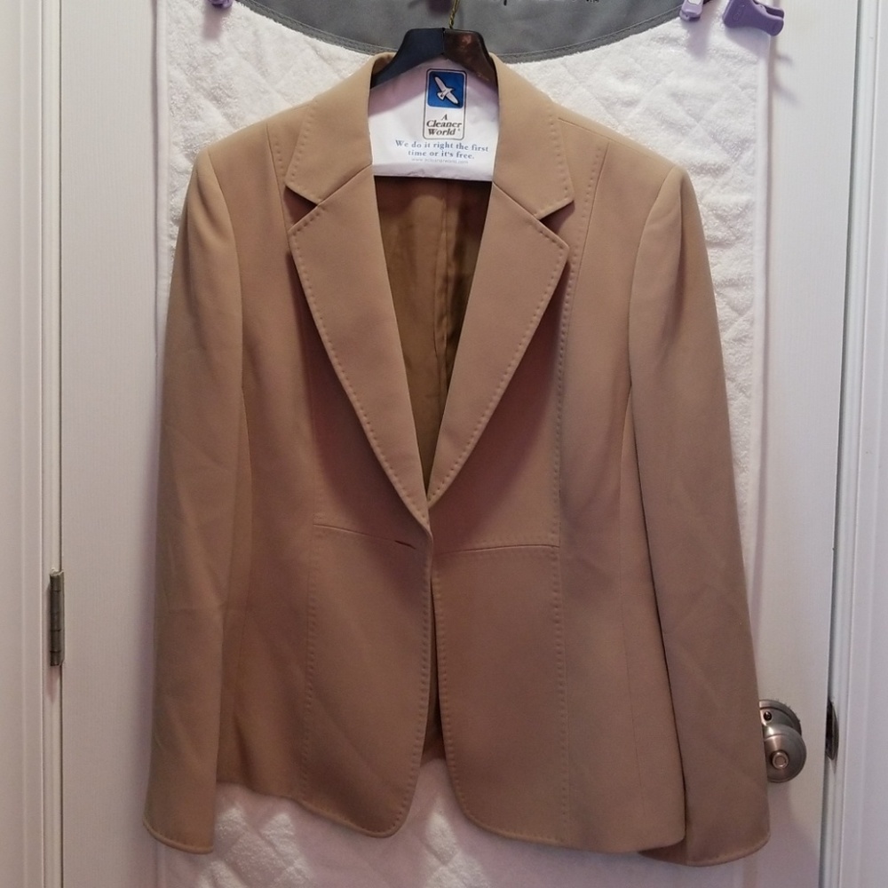 Tahari pant suit. Size 16